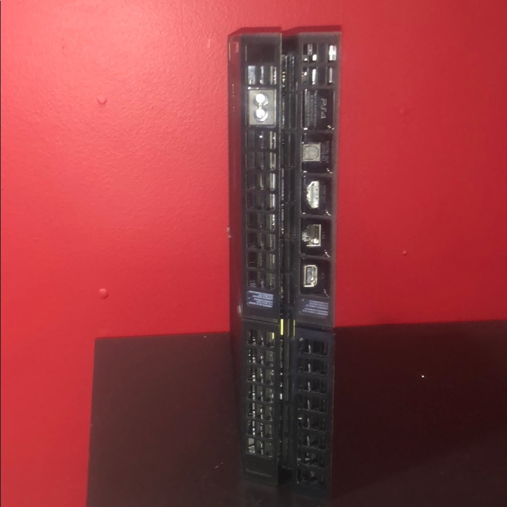 Ps4 Console - Picture 4 of 4